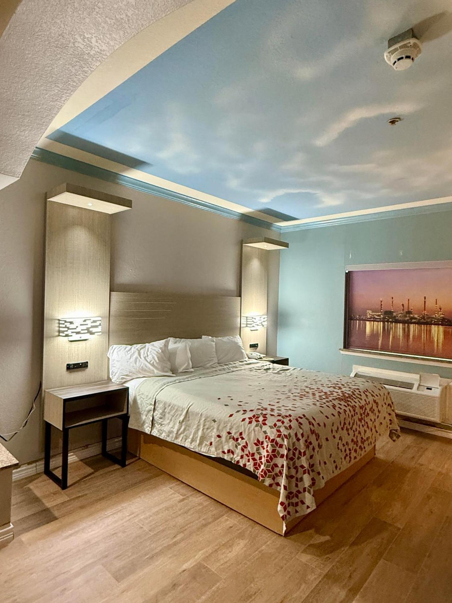 Baymont By Wyndham Texas City Exteriör bild